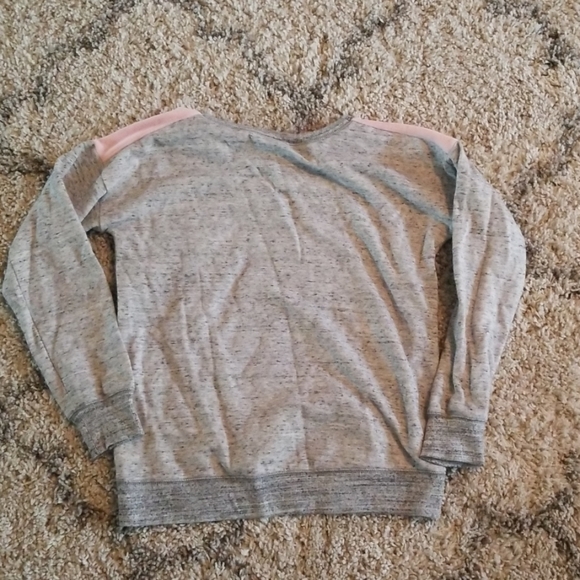 Justice Pullover - Picture 3 of 3